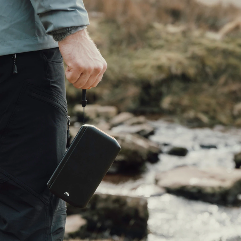 Nordic Drift Titan 10.000mAh Solar Powerbank with 3 Panels, schwarz