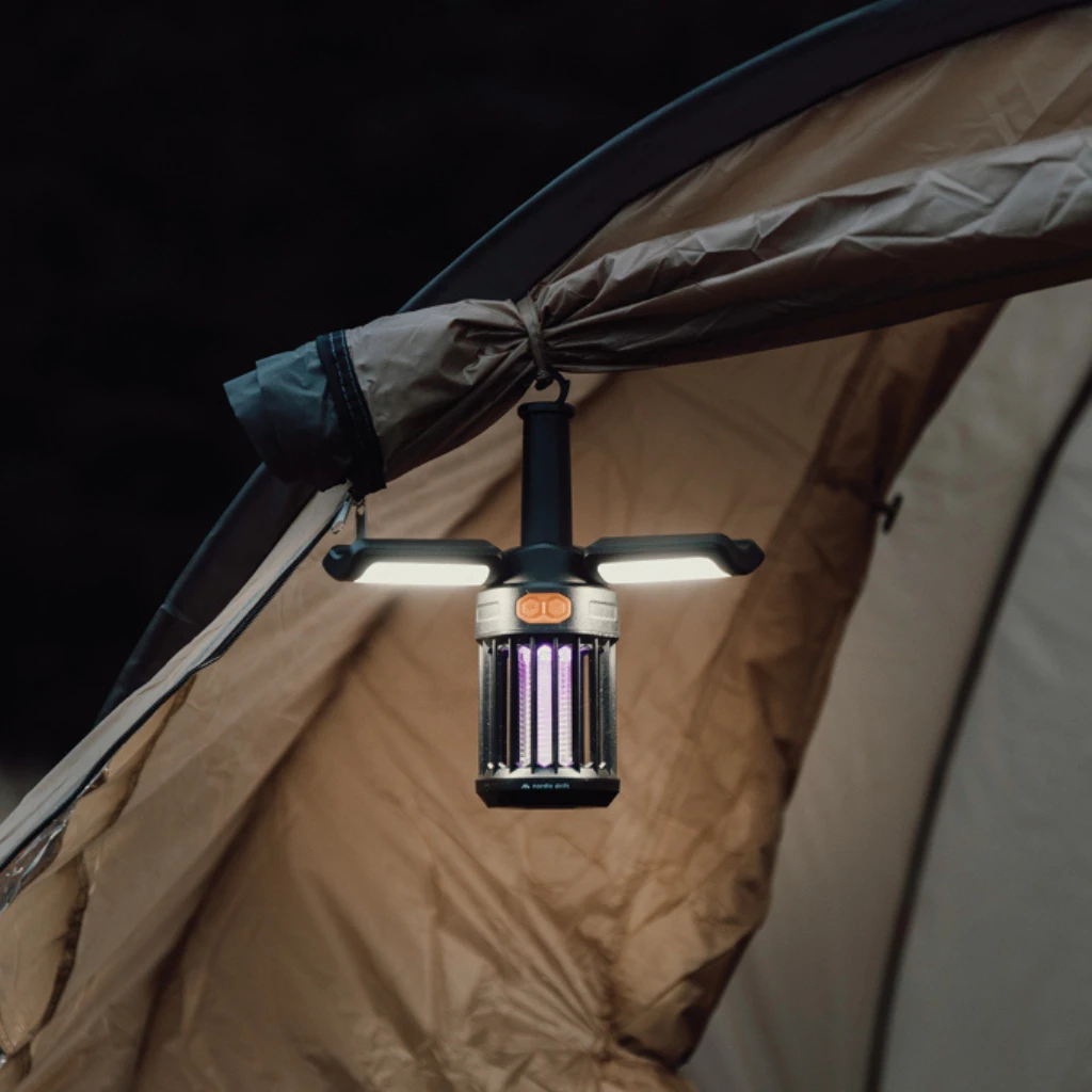 Nordic Drift Titan tragbare Campinglampe mit Mückenschutz, schwarz
