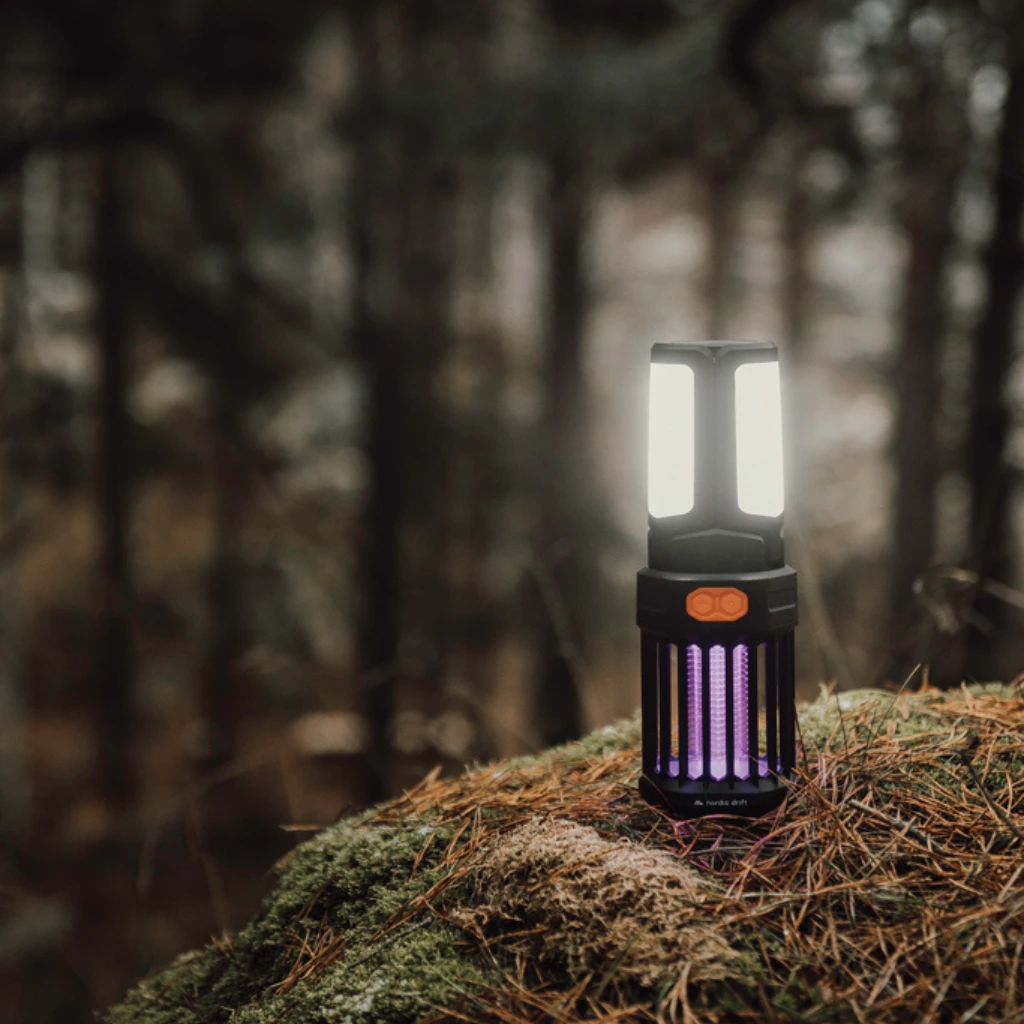 Nordic Drift Titan tragbare Campinglampe mit Mückenschutz, schwarz
